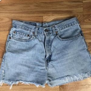 Vintage Levi’s 550 cutoff denim short